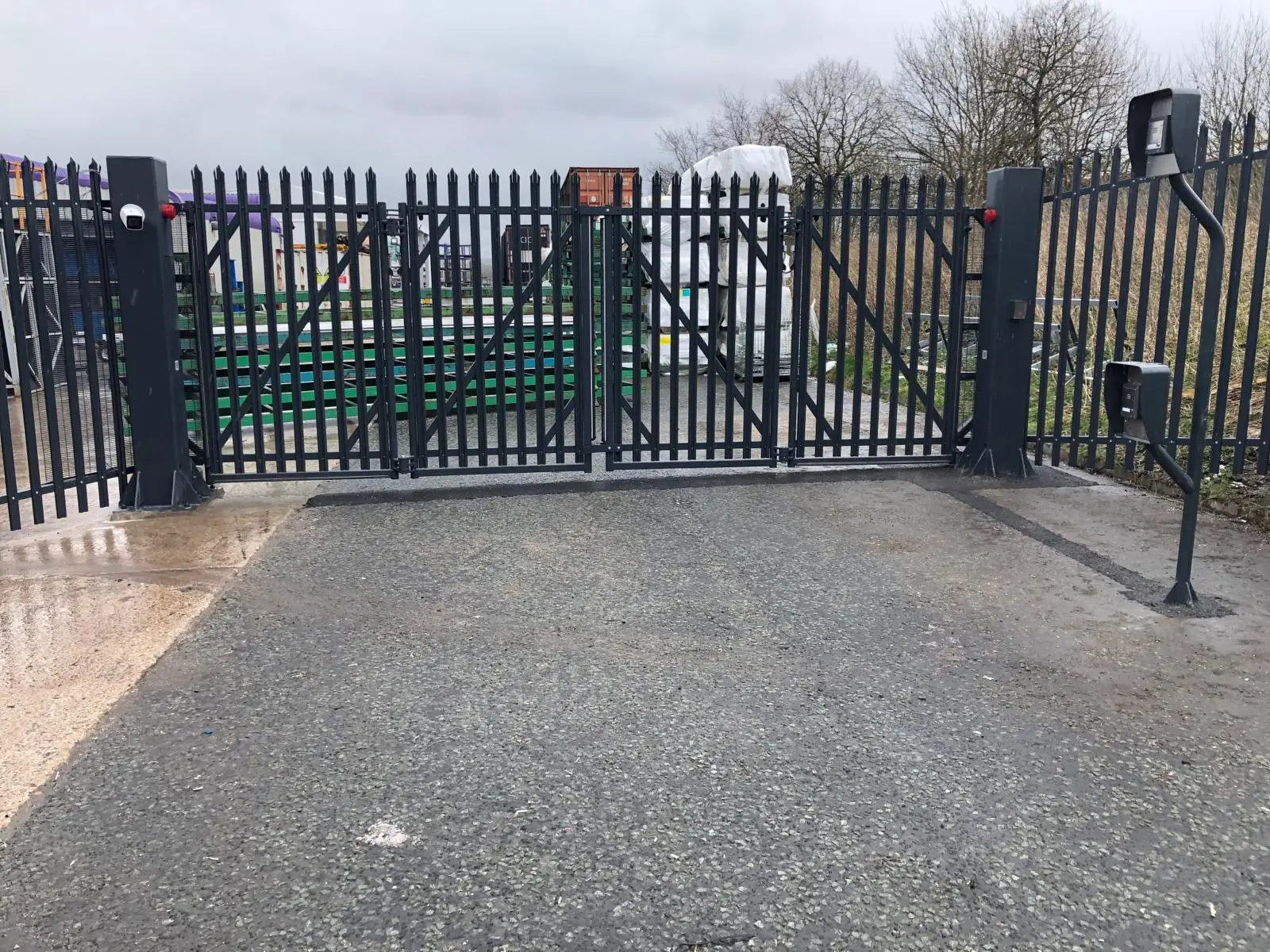 How we install bi-fold gates perfectly